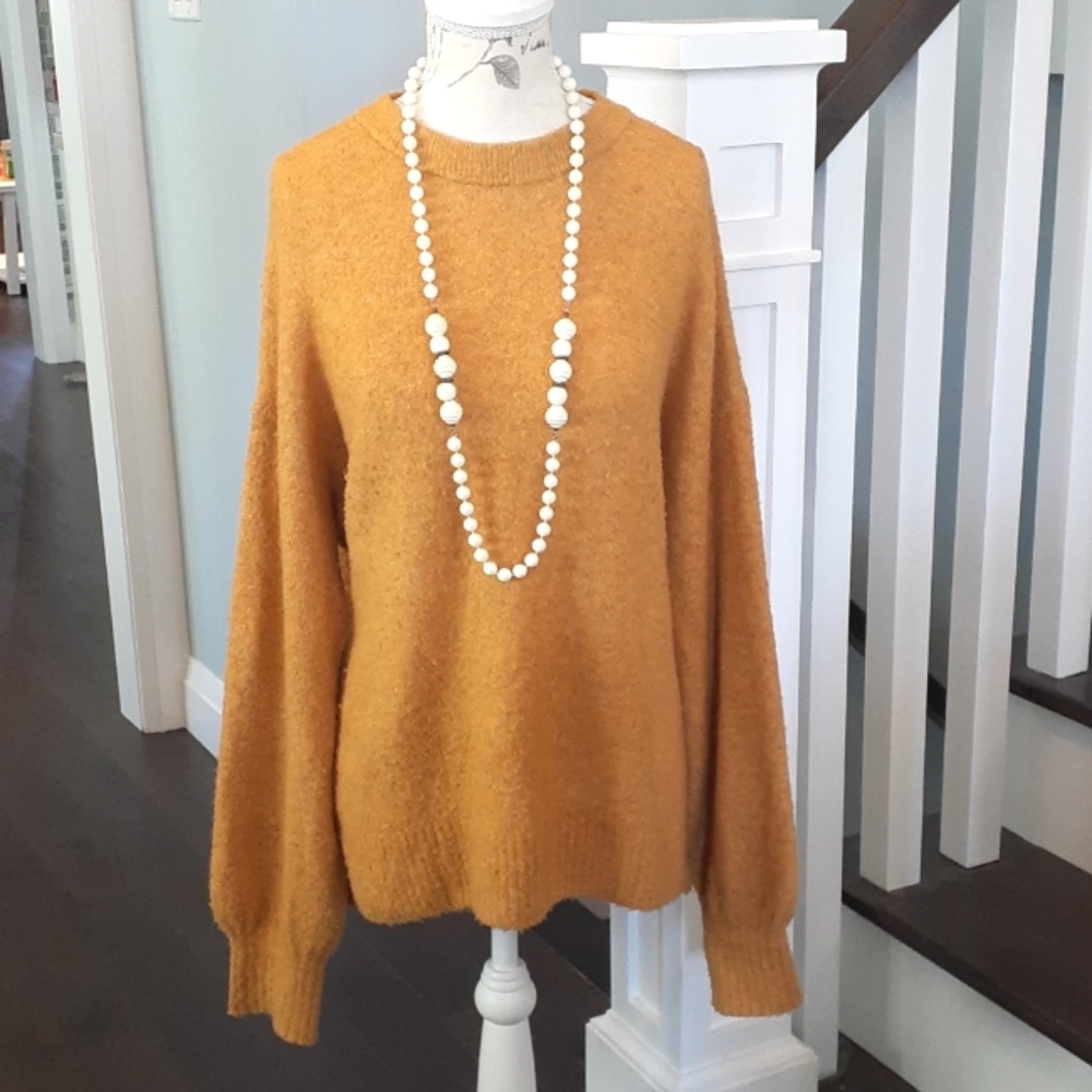 % Old Navy Oversized gold mustard yellow blouson sleeve Sweater